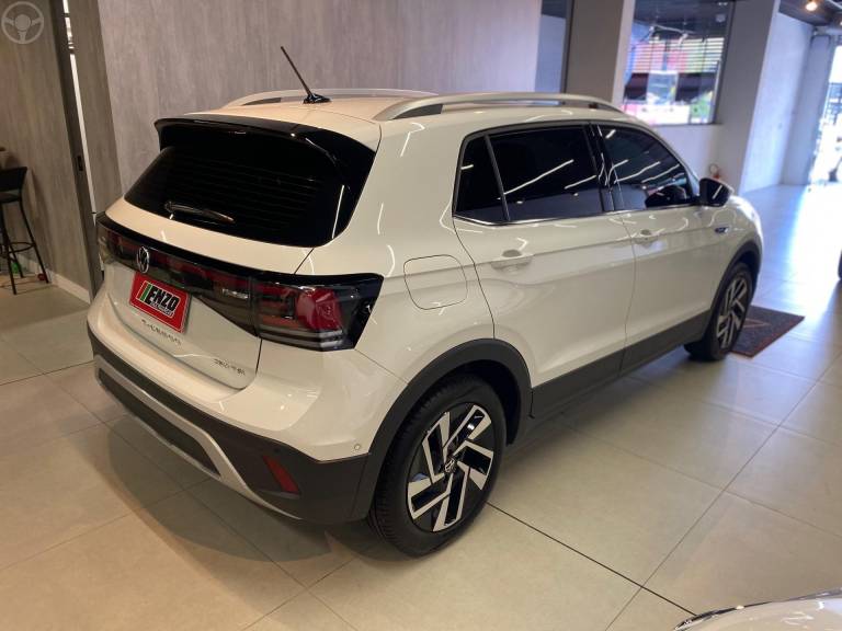 VOLKSWAGEN - T-CROSS 1.4 HIGHLINE TSI 16V FLEX 4P AUTOMÁTICO - 2024/2025 - BRANCA - R$ 179.900,00
