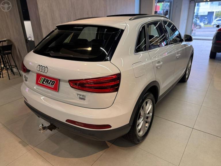 AUDI - Q3 2.0 TFSI AMBIENTE QUATTRO 4P S TRONIC - 2015/2015 - BRANCA - R$ 93.900,00