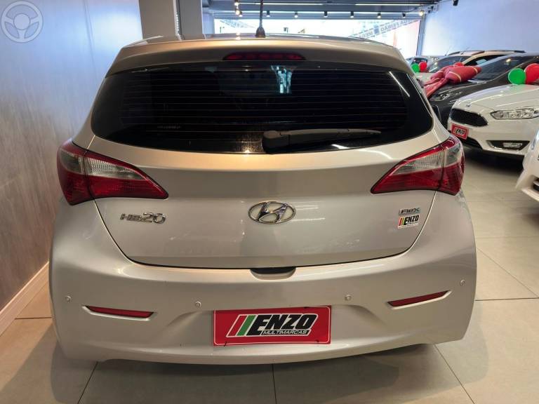 HYUNDAI - HB20 1.0 COMFORT 12V FLEX 4P MANUAL - 2015/2015 - PRATA - R$ 45.900,00
