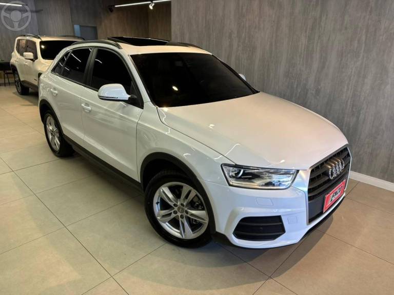 AUDI - Q3 1.4 TFSI AMBIENTE FLEX 4P S TRONIC - 2016/2017 - BRANCA - R$ 103.900,00