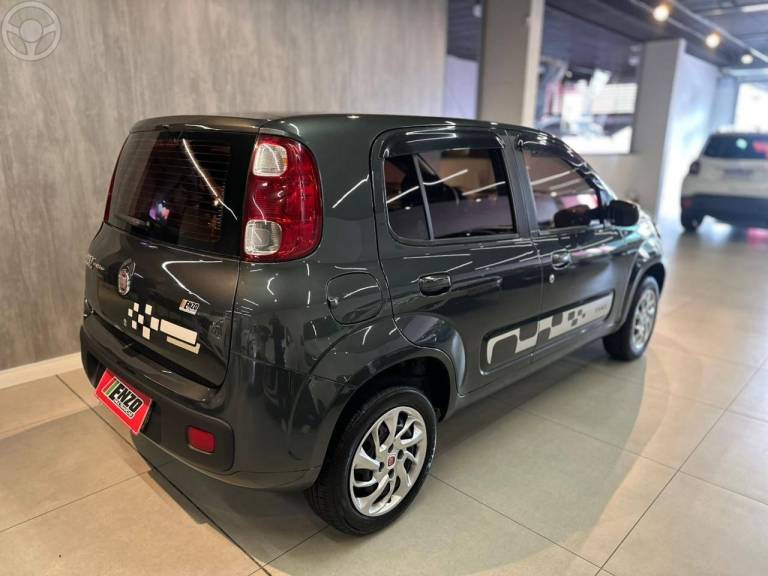 FIAT - UNO 1.0 EVO VIVACE 8V FLEX 4P MANUAL - 2013/2013 - CINZA - R$ 34.900,00