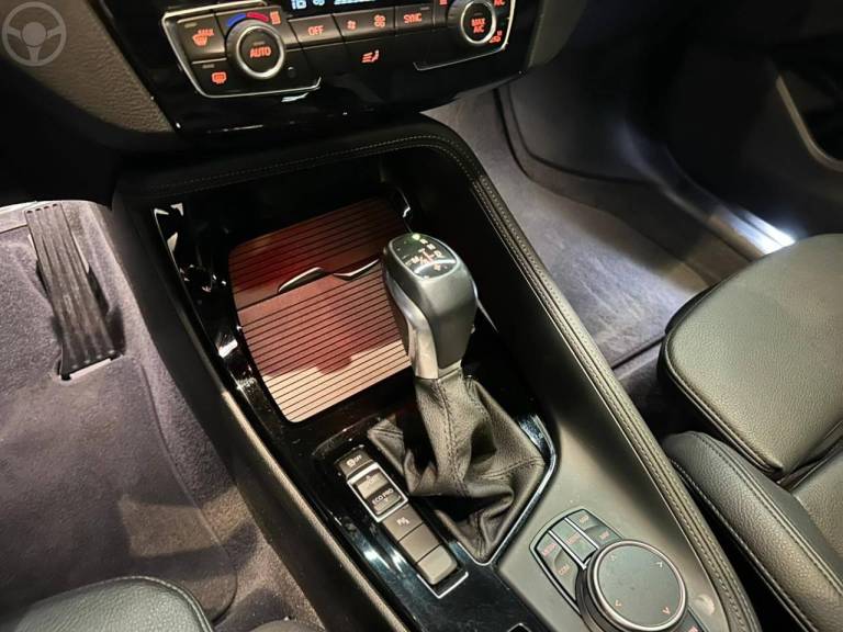 BMW - X1 2.0 16V TURBO SDRIVE20I X-LINE 4P AUTOMÁTICO - 2019/2019 - PRATA - R$ 138.900,00