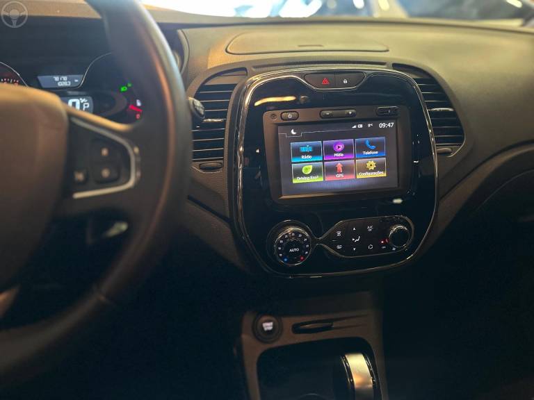 RENAULT - CAPTUR 1.6 16V FLEX INTENSE AUTOMÁTICO - 2019/2019 - BRANCA - R$ 75.900,00