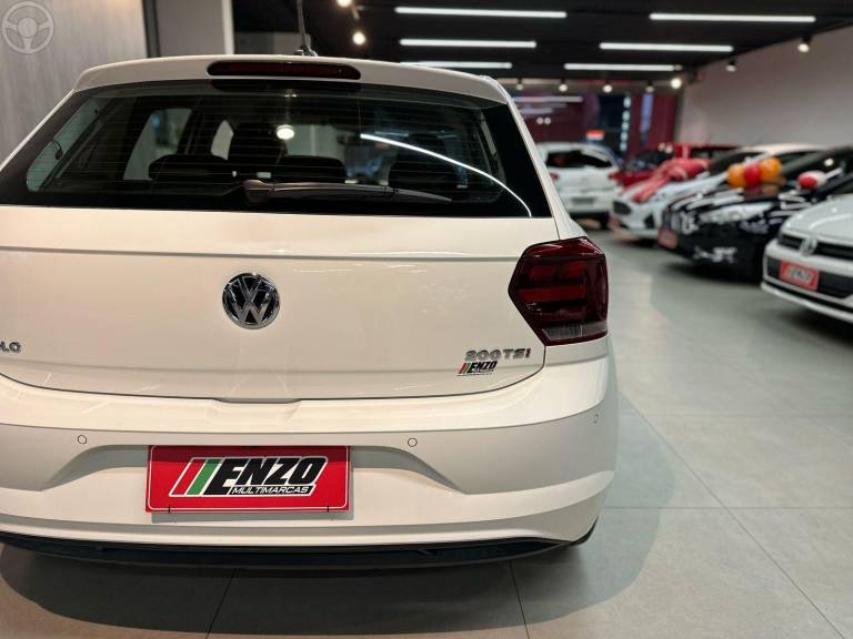 VOLKSWAGEN - POLO 1.0200 TSI HIGHLINE AUTOMÁTICO - 2018/2019 - BRANCA - R$ 82.900,00