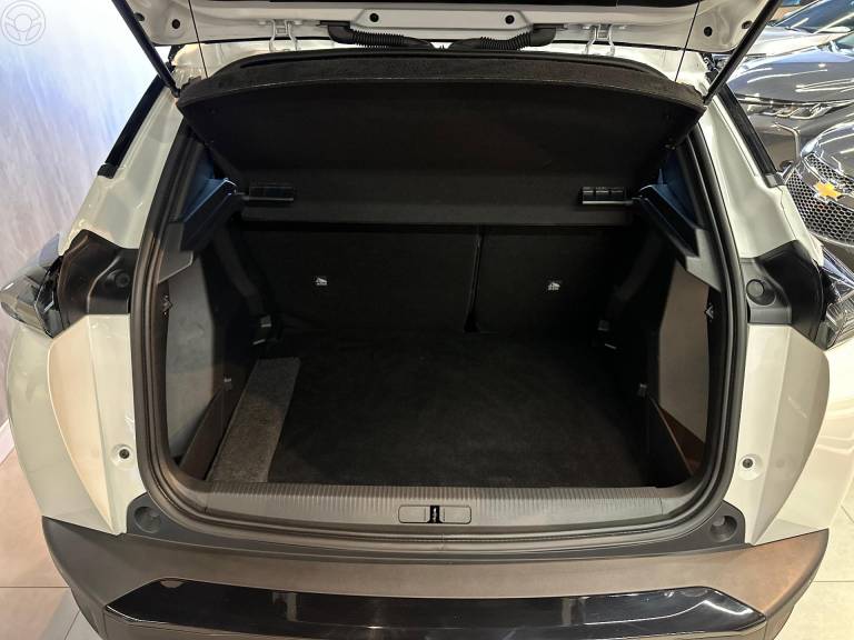 PEUGEOT - 2008 1.0 TURBO GT 200 FLEX 4P AUTOMÁTICO - 2024/2025 - BRANCA - R$ 154.900,00
