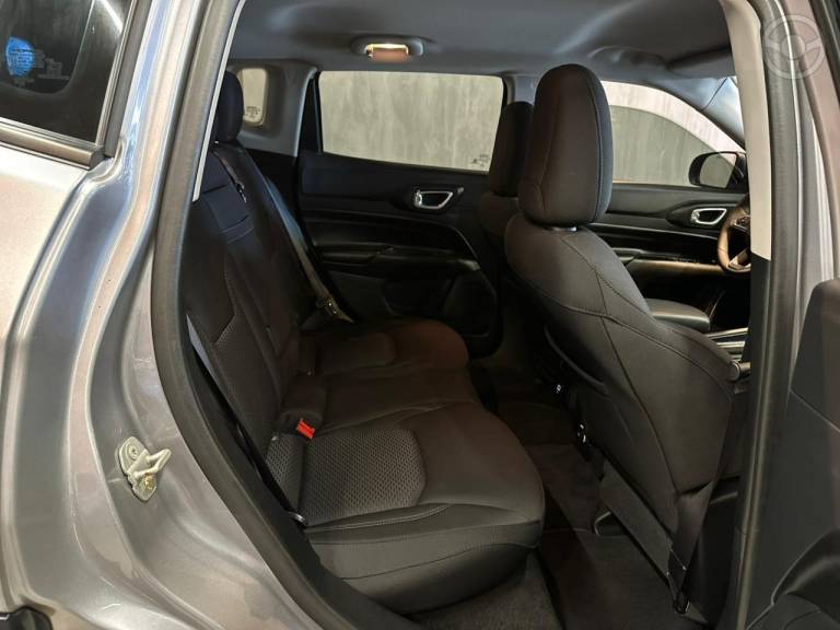 JEEP - COMPASS 1.3 SPORT T270 16V TURBO FLEX 4P AUTOMÁTICO - 2021/2022 - PRATA - R$ 105.900,00