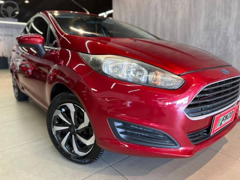 FORD - FIESTA 1.5 S HATCH 16V FLEX 4P MANUAL - 2013/2014 - VERMELHA - R$ 41.900,00