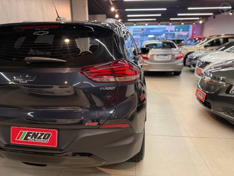 CHEVROLET - TRACKER 1.2 12V RS TURBO FLEX 4P AUTOMÁTICO - 2023/2024 - CINZA - R$ 126.900,00