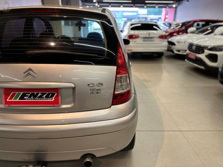 CITROËN - C3 1.6 I GLX 16V FLEX 4P MANUAL - 2005/2006 - PRATA - R$ 24.900,00