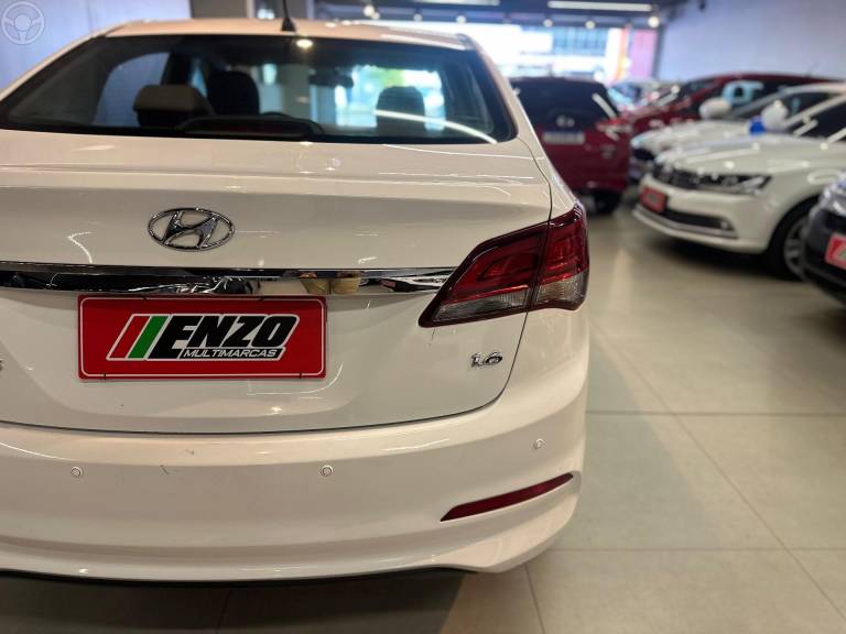 HYUNDAI - HB20S 1.6 COMFORT PLUS 16V FLEX 4P MANUAL - 2016/2016 - BRANCA - R$ 59.900,00