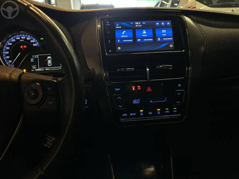 TOYOTA - YARIS 1.5 XLS CONNECT SEDAN 16V FLEX 4P AUTOMÁTICO - 2022/2023 - BRANCA - R$ 104.900,00