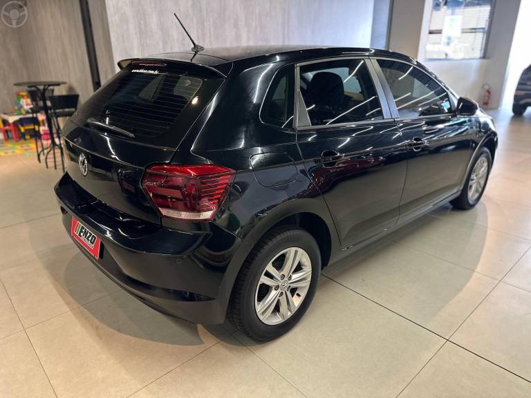 VOLKSWAGEN - POLO 1.0MPI TOTAL FLEX MANUAL - 2020/2020 - PRETA - R$ 65.900,00