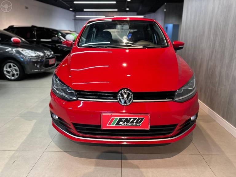 VOLKSWAGEN - FOX 1.6 COMFORTLINE 8V FLEX 4P MANUAL - 2015/2016 - VERMELHA - R$ 49.900,00