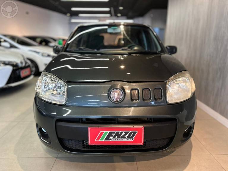 FIAT - UNO 1.0 EVO VIVACE 8V FLEX 4P MANUAL - 2013/2013 - CINZA - R$ 34.900,00