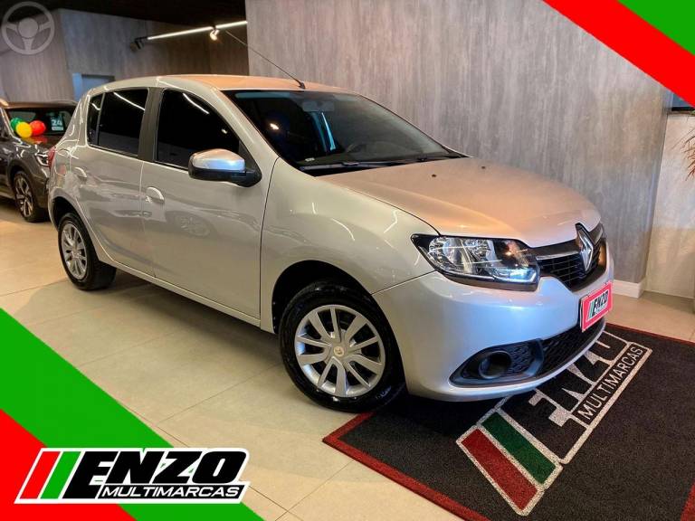 RENAULT - SANDERO 1.6 EXPRESSION 8V FLEX 4P MANUAL - 2015/2016 - PRATA - R$ 41.900,00