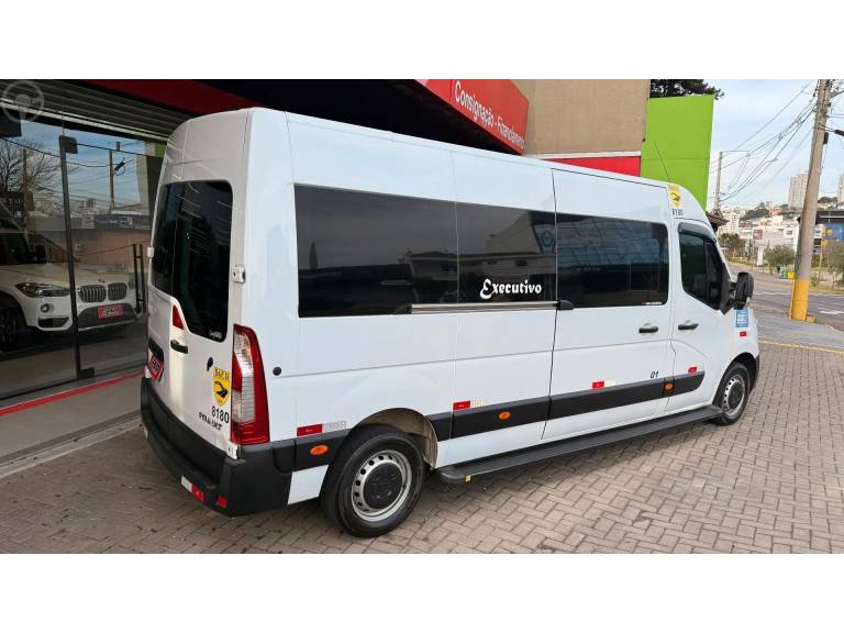 RENAULT - MASTER 2.3 DCI MINIBUS EXECUTIVE L3H2 1 16V DIESEL 4P MANUAL - 2019/2020 - BRANCA - R$ 219.900,00