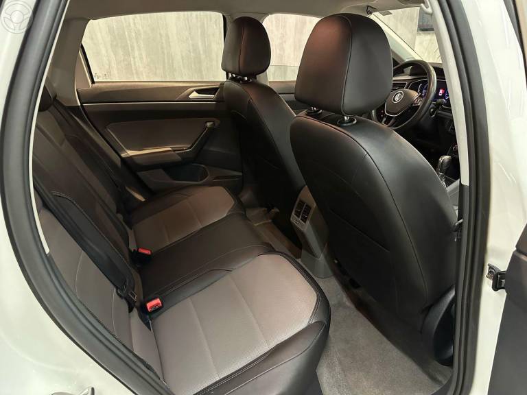 VOLKSWAGEN - POLO 1.0200 TSI HIGHLINE AUTOMÁTICO - 2018/2019 - BRANCA - R$ 82.900,00