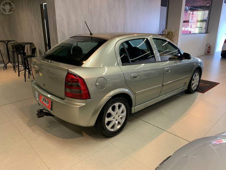 CHEVROLET - ASTRA 2.0 MPFI ADVANTAGE 8V FLEX 4P MANUAL - 2006/2007 - CINZA - R$ 28.900,00