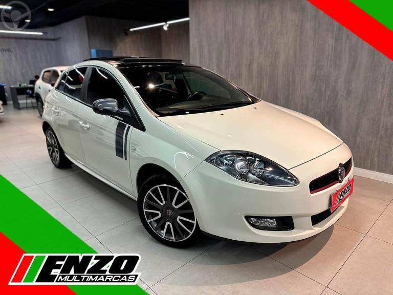 FIAT - BRAVO 1.8 SPORTING 16V FLEX 4P MANUAL - 2014/2014 - BRANCA - R$ 48.900,00