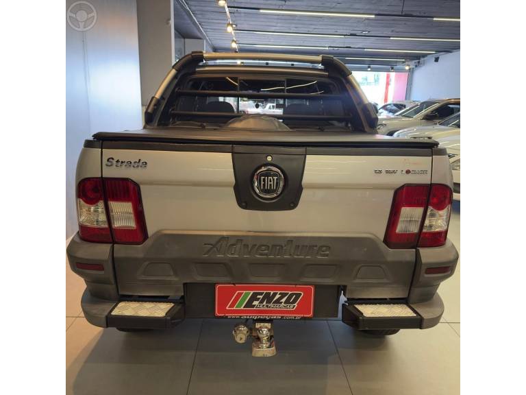 FIAT - STRADA 1.8 MPI ADVENTURE CD 8V FLEX 2P MANUAL - 2011/2012 - PRATA - R$ 55.900,00