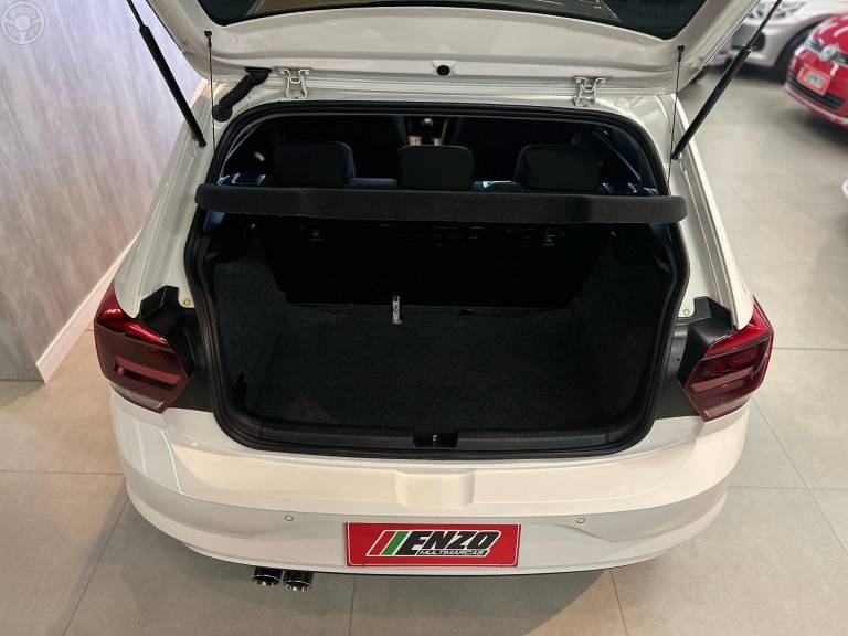 VOLKSWAGEN - POLO 1.0MPI TOTAL FLEX MANUAL - 2020/2021 - BRANCA - R$ 69.900,00