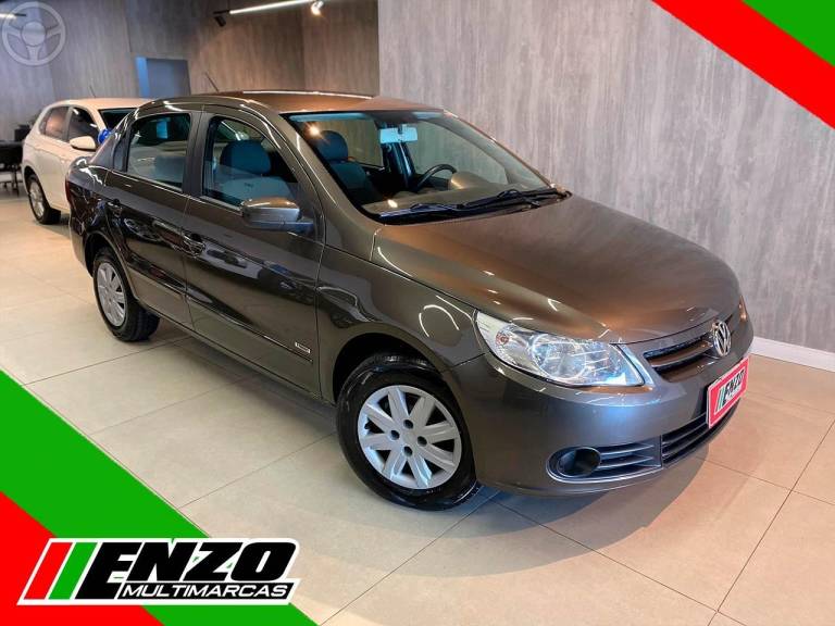 VOLKSWAGEN - VOYAGE 1.0 MI TRENDLINE 8V FLEX 4P MANUAL - 2010/2010 - CINZA - R$ 31.900,00