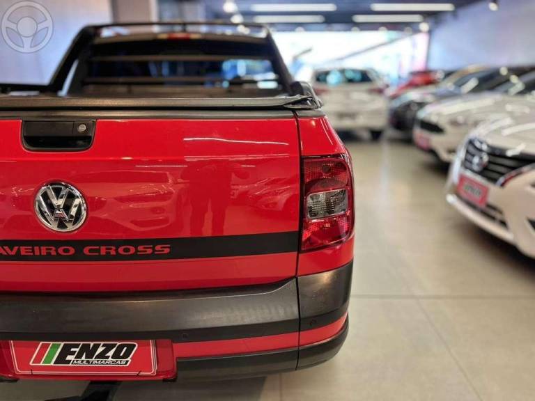 VOLKSWAGEN - SAVEIRO 1.6 CROSS CE 8V FLEX 2P MANUAL - 2013/2014 - VERMELHA - R$ 66.900,00