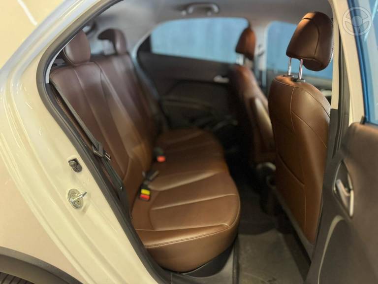 HYUNDAI - HB20X 1.6 16V PREMIUM FLEX 4P AUTOMÁTICO - 2016/2017 - BRANCA - R$ 71.900,00