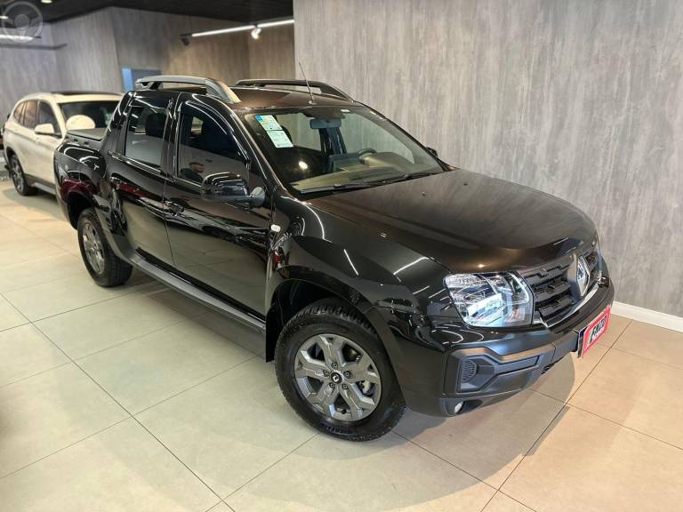 RENAULT - OROCH 1.6 16V SCE INTENSE FLEX 4P MANUAL - 2024/2025 - PRETA - R$ 108.900,00