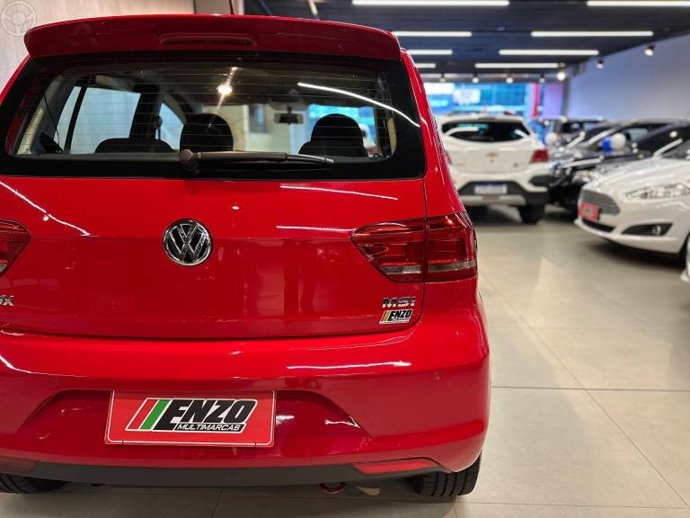 VOLKSWAGEN - FOX 1.6 COMFORTLINE 8V FLEX 4P MANUAL - 2015/2016 - VERMELHA - R$ 49.900,00