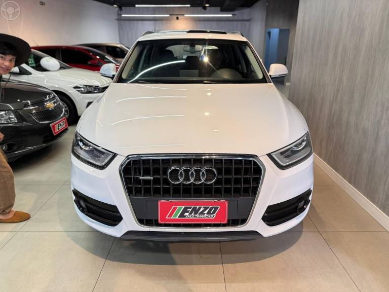 AUDI - Q3 2.0 TFSI AMBIENTE QUATTRO 4P S TRONIC - 2015/2015 - BRANCA - R$ 93.900,00