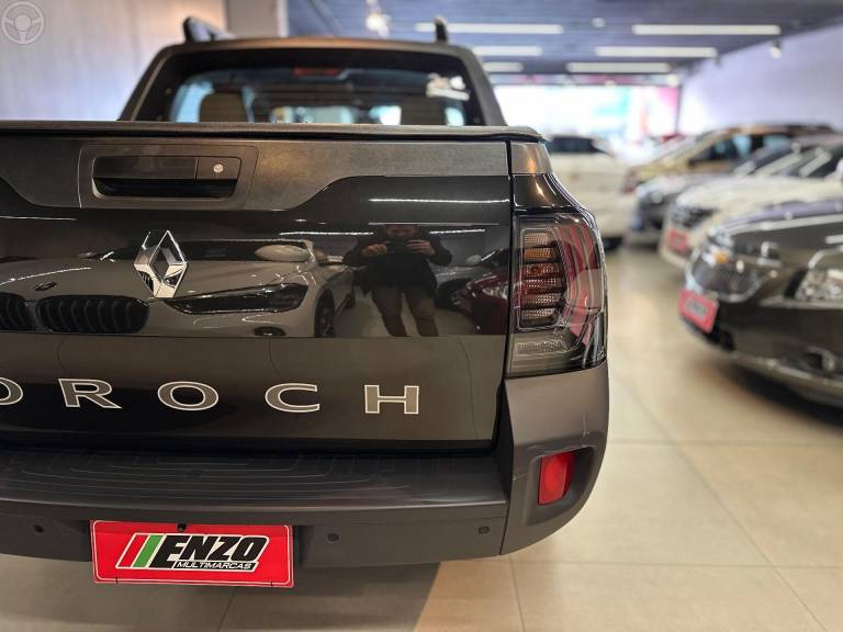 RENAULT - OROCH 1.6 16V SCE INTENSE FLEX 4P MANUAL - 2024/2025 - PRETA - R$ 108.900,00