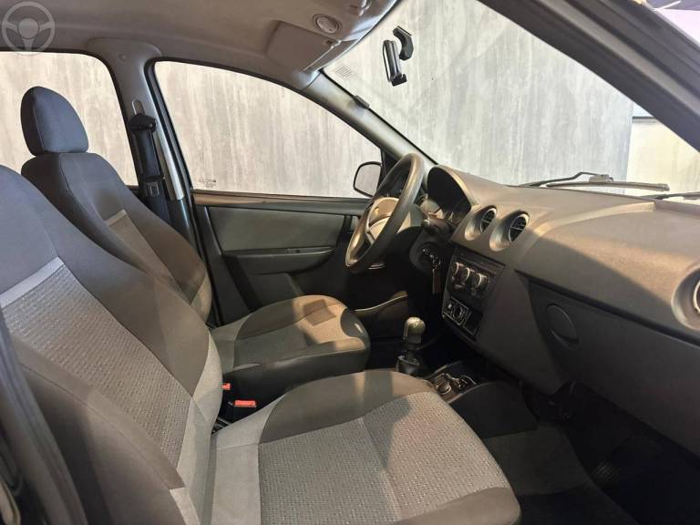 CHEVROLET - CELTA 1.0 MPFI LT 8V FLEX 4P MANUAL - 2011/2012 - PRETA - R$ 31.900,00