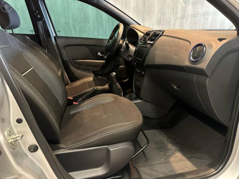 RENAULT - SANDERO 1.0 12V GT LINE LIMITED FLEX 4P MANUAL - 2021/2022 - PRATA - R$ 64.900,00