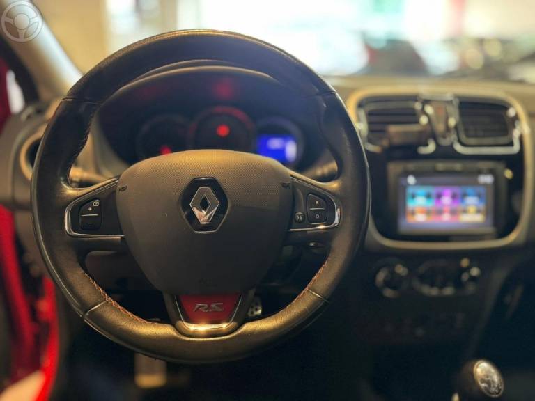 RENAULT - SANDERO 2.0 RS 16V FLEX 4P MANUAL - 2015/2016 - VERMELHA - R$ 61.900,00