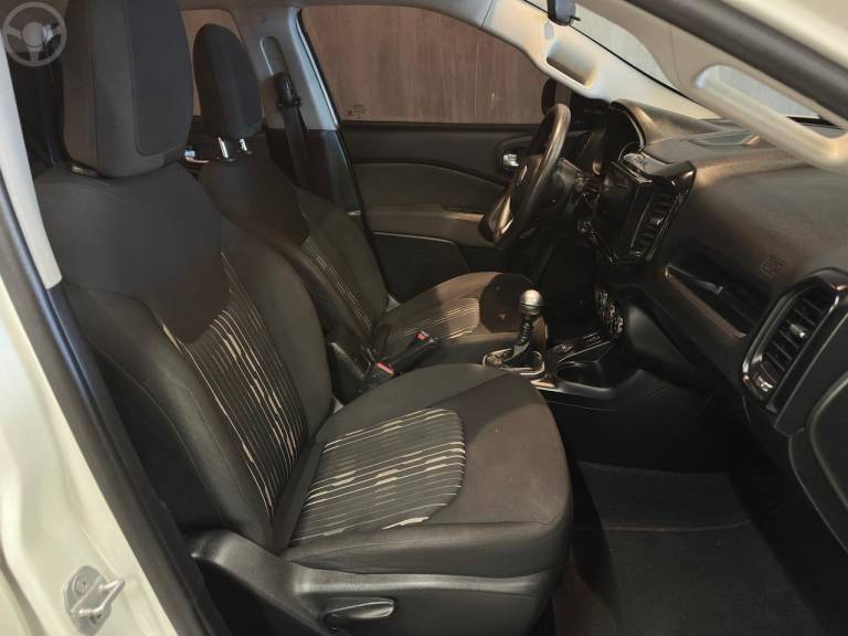 FIAT - TORO 2.0 16V TURBO DIESEL FREEDOM MANUAL - 2017/2017 - BRANCA - R$ 88.900,00
