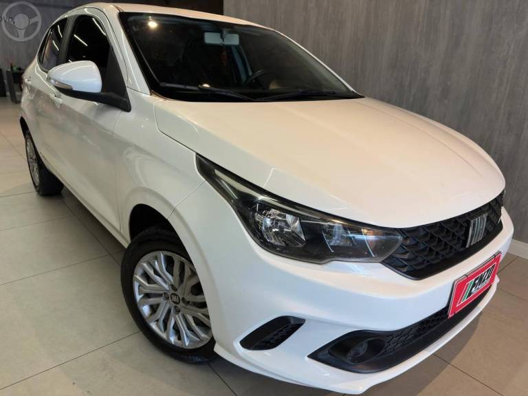 FIAT - ARGO 1.0 FIREFLY FLEX 4P MANUAL - 2021/2022 - BRANCA - R$ 54.900,00