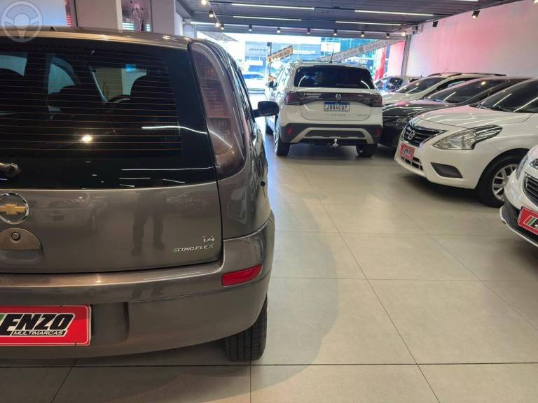 CHEVROLET - CORSA 1.4 MPFI MAXX 8V FLEX 4P MANUAL - 2010/2011 - CINZA - R$ 31.900,00