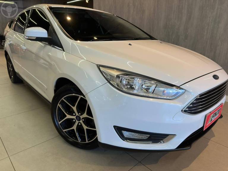 FORD - FOCUS 2.0 TITANIUM FASTBACK 16V FLEX 4P AUTOMÁTICO - 2015/2016 - BRANCA - R$ 65.900,00
