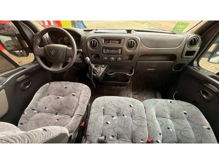 RENAULT - MASTER 2.3 DCI MINIBUS EXECUTIVE L3H2 1 16V DIESEL 4P MANUAL - 2019/2020 - BRANCA - R$ 209.900,00