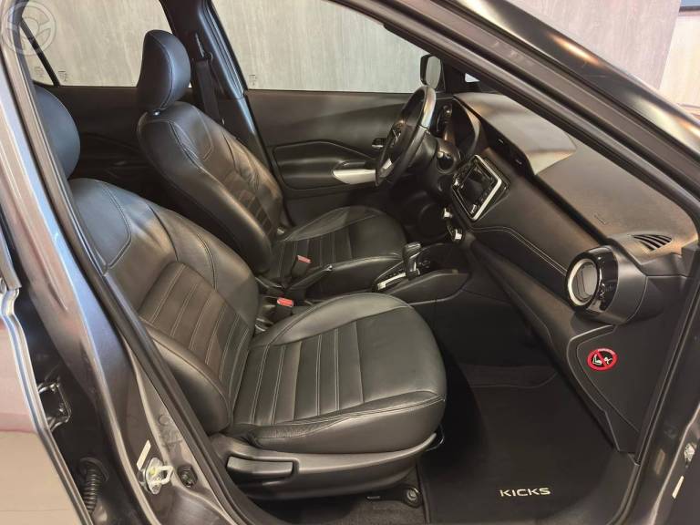 NISSAN - KICKS 1.6 16V FLEX SL PACK TECH 4P XTRONIC - 2017/2018 - CINZA - R$ 85.900,00