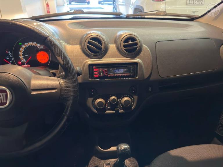 FIAT - UNO 1.0 EVO WAY 8V FLEX 4P MANUAL - 2010/2011 - PRETA - R$ 32.900,00