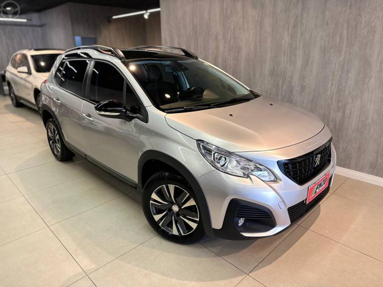 PEUGEOT - 2008 1.6 16V FLEX GRIFFE 4P AUTOMÁTICO - 2019/2020 - PRATA - R$ 82.900,00