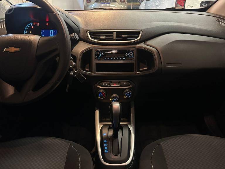 CHEVROLET - ONIX 1.4 ADVANTAGE 8V FLEX 4P AUTOMÁTICO - 2018/2018 - BRANCA - R$ 65.900,00
