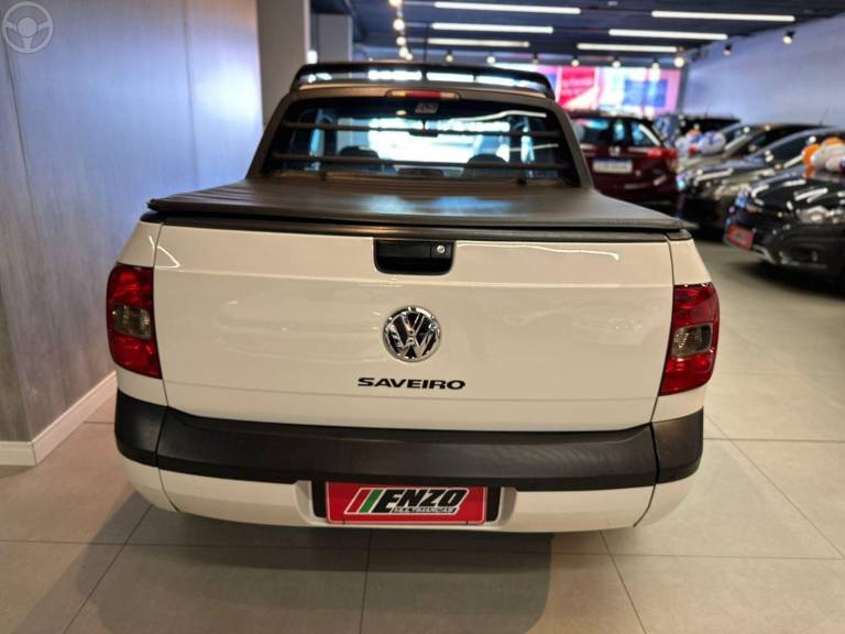 VOLKSWAGEN - SAVEIRO 1.6 MI ROCK IN RIO CD 8V FLEX 2P MANUAL - 2015/2016 - BRANCA - R$ 67.900,00