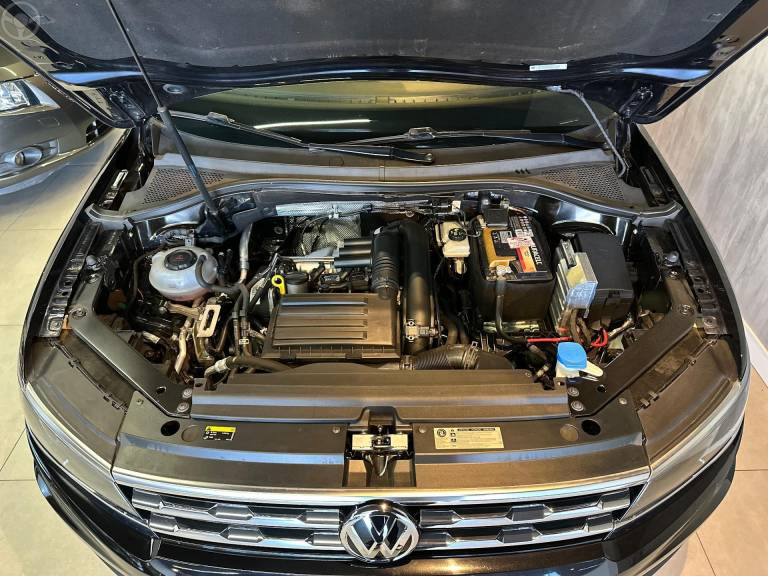 VOLKSWAGEN - TIGUAN 1.4 ALLSPACE COMFORT 250 TSI FLEX 4P - 2019/2020 - PRETA - R$ 134.900,00