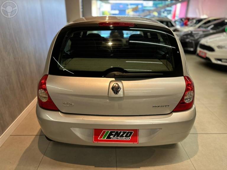 RENAULT - CLIO 1.0 CAMPUS 16V FLEX 4P MANUAL - 2011/2011 - PRATA - R$ 27.900,00