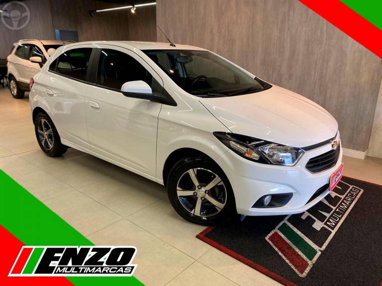 CHEVROLET - ONIX 1.4 MPFI LTZ 8V FLEX 4P MANUAL - 2017/2018 - BRANCA - R$ 65.900,00