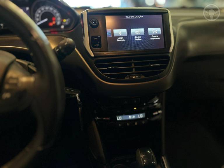 PEUGEOT - 2008 1.6 16V FLEX GRIFFE 4P AUTOMÁTICO - 2017/2017 - BRANCA - R$ 57.900,00