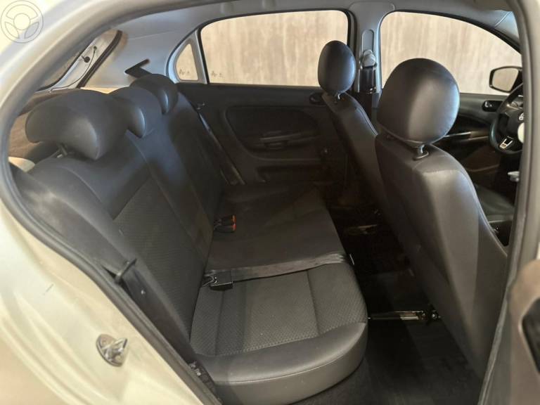 VOLKSWAGEN - GOL 1.0 12V MPI TOTALFLEX 4P MANUAL - 2019/2020 - BRANCA - R$ 48.900,00